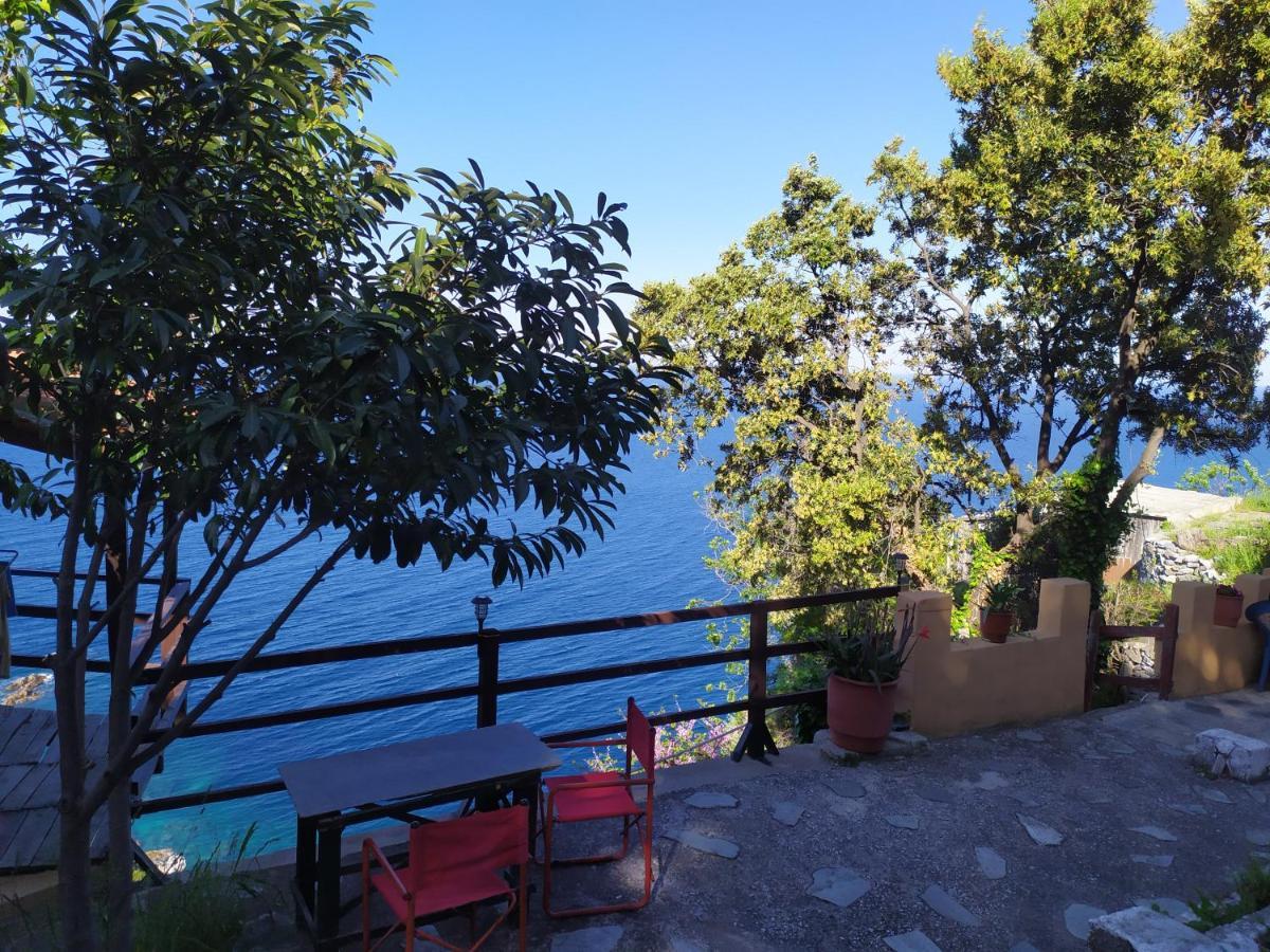 Triple Studio Room With The Most Beatifull View In Mylopotamos ツァガラダ エクステリア 写真